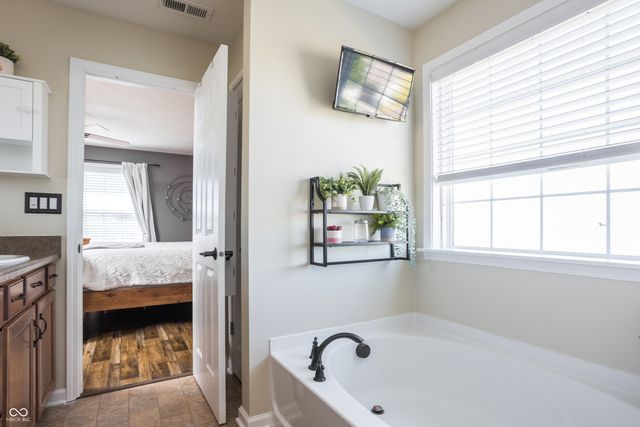 3824 Dusty Sands, Whitestown, IN 46075