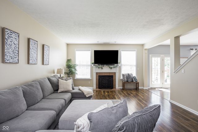 3824 Dusty Sands, Whitestown, IN 46075