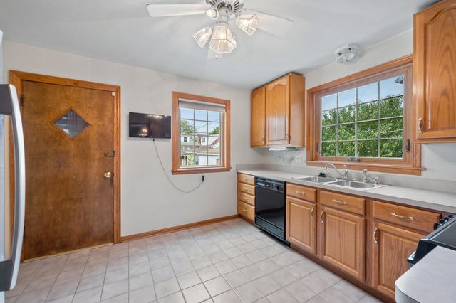 10928 S Avenue G Avenue, Chicago, IL 60617