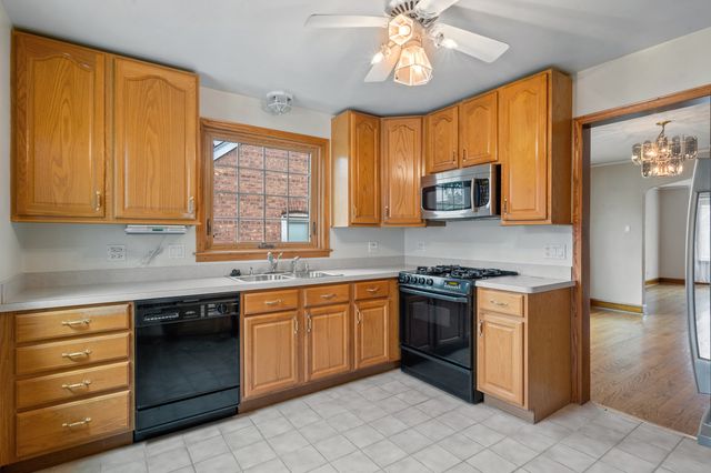 10928 S Avenue G Avenue, Chicago, IL 60617