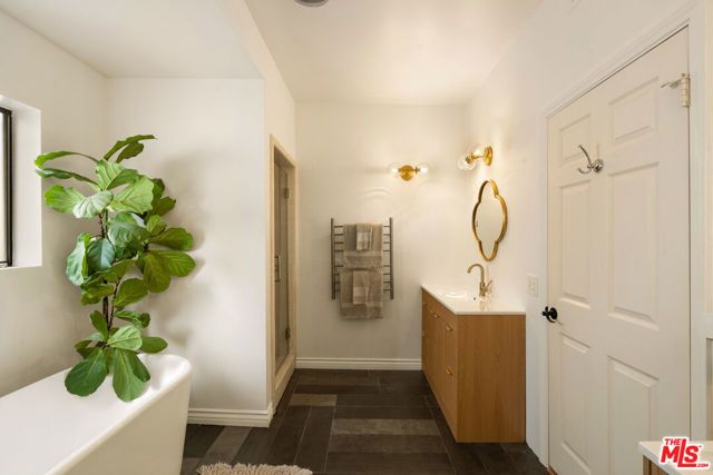 1539 Greenfield Avenue 102, Los Angeles, CA 90025