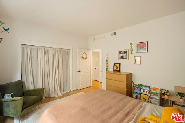 1539 Greenfield Avenue 102, Los Angeles, CA 90025