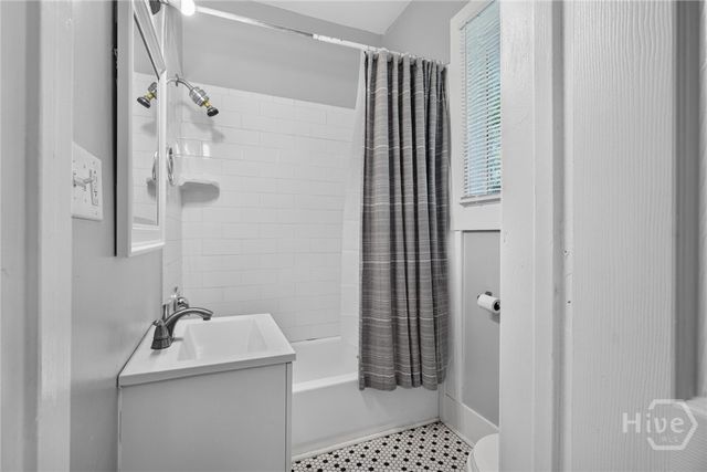 535 E 37th Street, Savannah, GA 31401