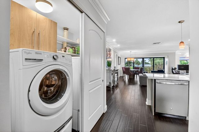 4290 Deste Court 303, Lake Worth, FL 33467