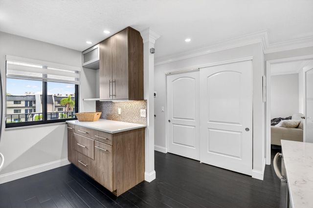 4290 Deste Court 303, Lake Worth, FL 33467