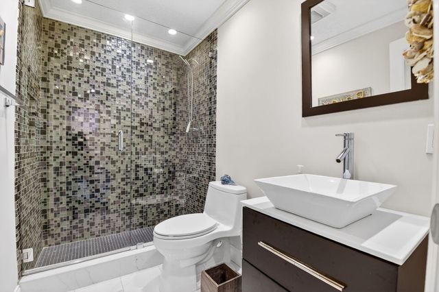 4290 Deste Court 303, Lake Worth, FL 33467