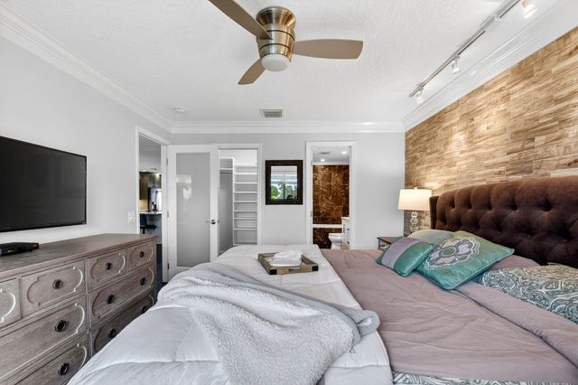 4290 Deste Court 303, Lake Worth, FL 33467