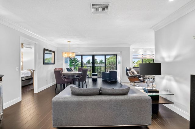 4290 Deste Court 303, Lake Worth, FL 33467