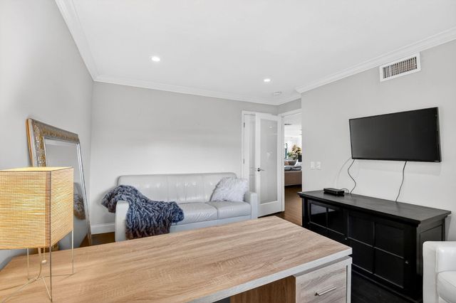 4290 Deste Court 303, Lake Worth, FL 33467