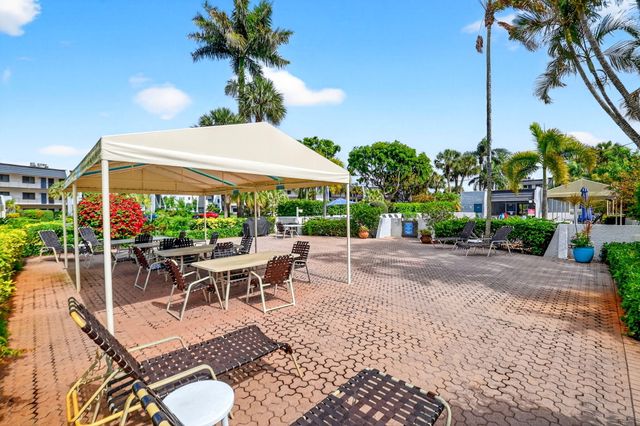 4290 Deste Court 303, Lake Worth, FL 33467