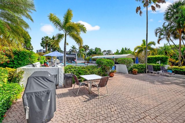 4290 Deste Court 303, Lake Worth, FL 33467