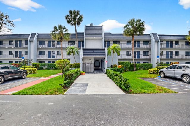 4290 Deste Court 303, Lake Worth, FL 33467
