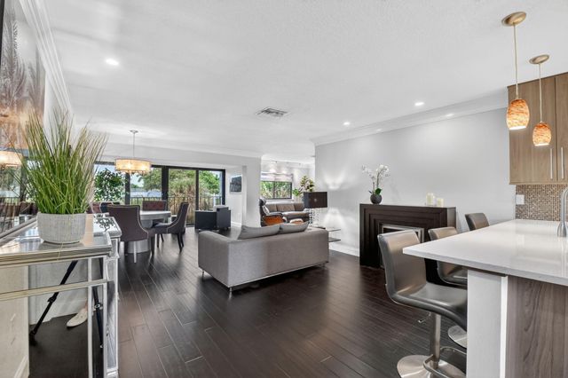 4290 Deste Court 303, Lake Worth, FL 33467