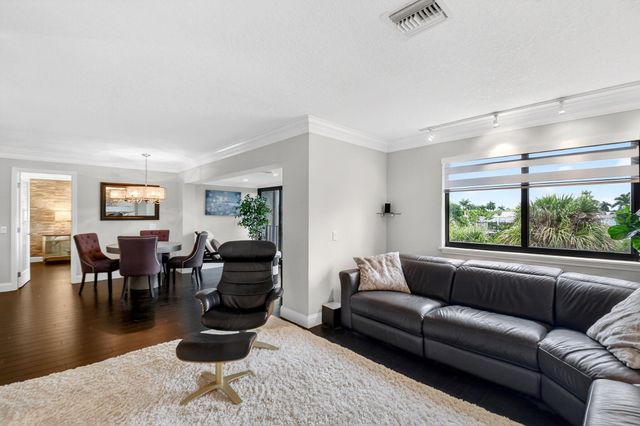 4290 Deste Court 303, Lake Worth, FL 33467