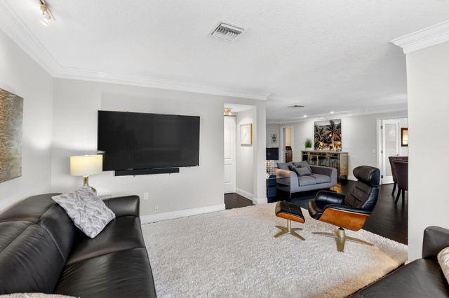 4290 Deste Court 303, Lake Worth, FL 33467