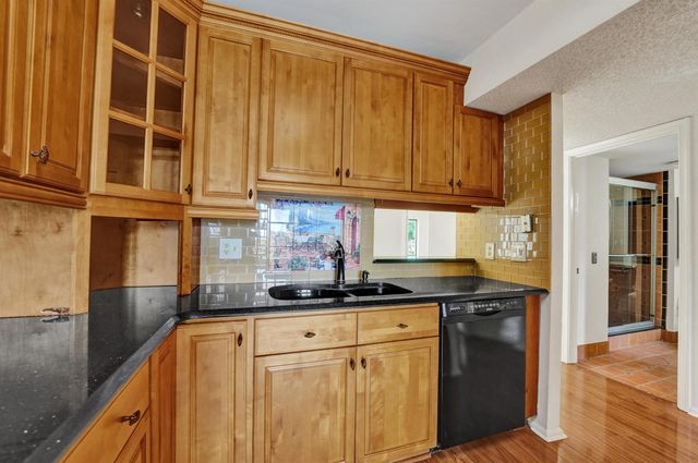 5306 Cedar Lake Drive 201, Boynton Beach, FL 33437