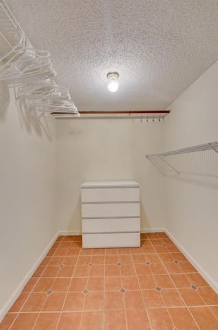 5306 Cedar Lake Drive 201, Boynton Beach, FL 33437