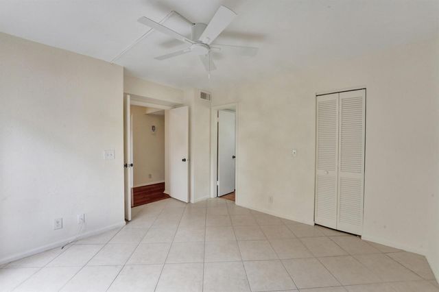 5306 Cedar Lake Drive 201, Boynton Beach, FL 33437