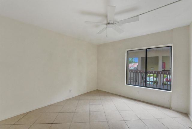 5306 Cedar Lake Drive 201, Boynton Beach, FL 33437