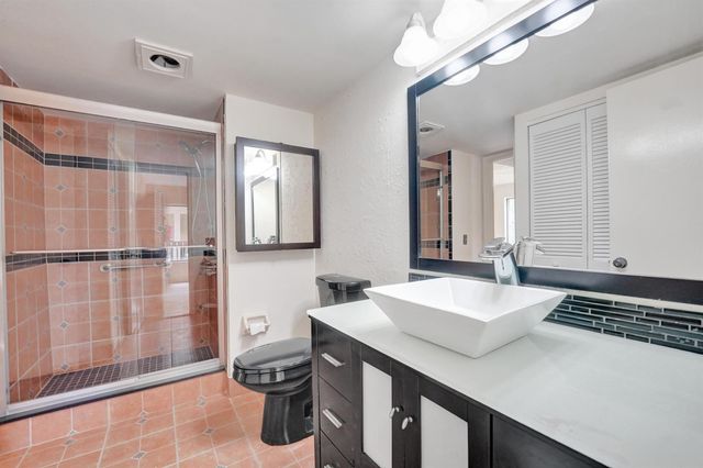 5306 Cedar Lake Drive 201, Boynton Beach, FL 33437