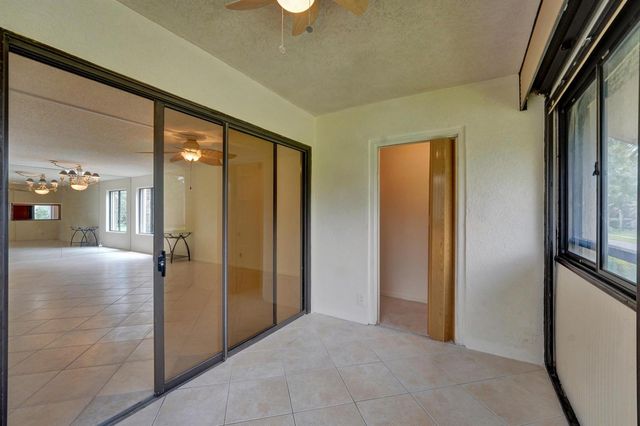 5306 Cedar Lake Drive 201, Boynton Beach, FL 33437