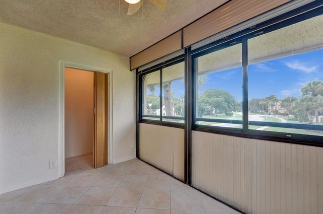 5306 Cedar Lake Drive 201, Boynton Beach, FL 33437
