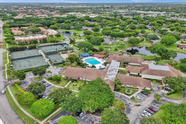 5306 Cedar Lake Drive 201, Boynton Beach, FL 33437