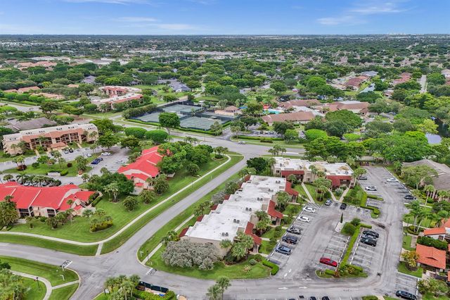 5306 Cedar Lake Drive 201, Boynton Beach, FL 33437