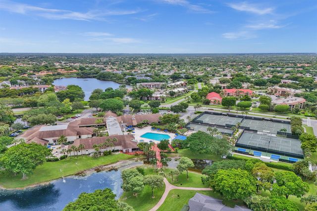 5306 Cedar Lake Drive 201, Boynton Beach, FL 33437
