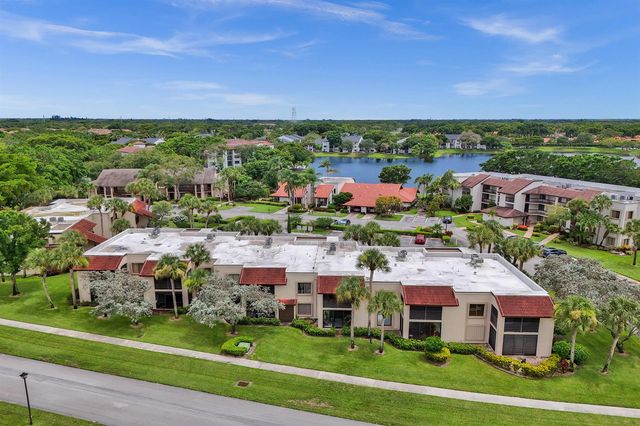 5306 Cedar Lake Drive 201, Boynton Beach, FL 33437