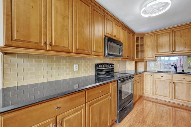 5306 Cedar Lake Drive 201, Boynton Beach, FL 33437