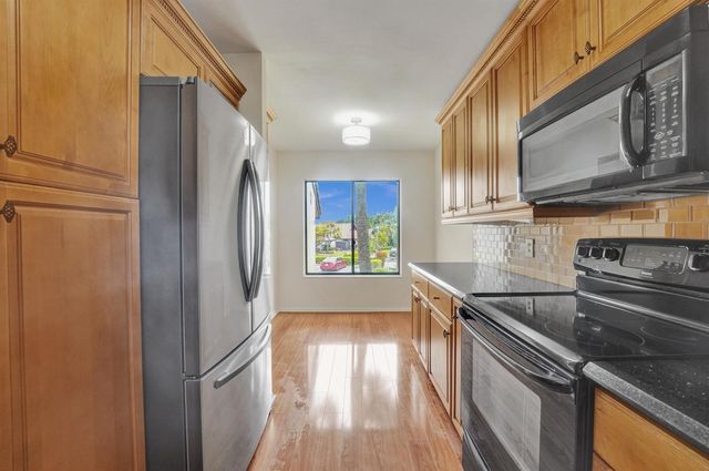 5306 Cedar Lake Drive 201, Boynton Beach, FL 33437