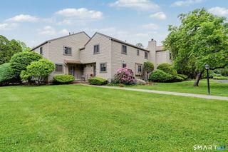 41 Happy Hollow Circle B, Stratford, CT 06614