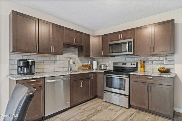 4 Deerfield Drive, Cohoes, NY 12047