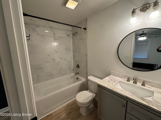 5466 R Bruce Ave, Louisville, KY 40214