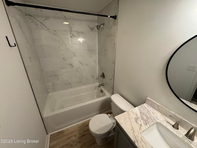 5466 R Bruce Ave, Louisville, KY 40214