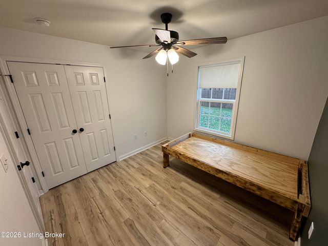 5466 R Bruce Ave, Louisville, KY 40214