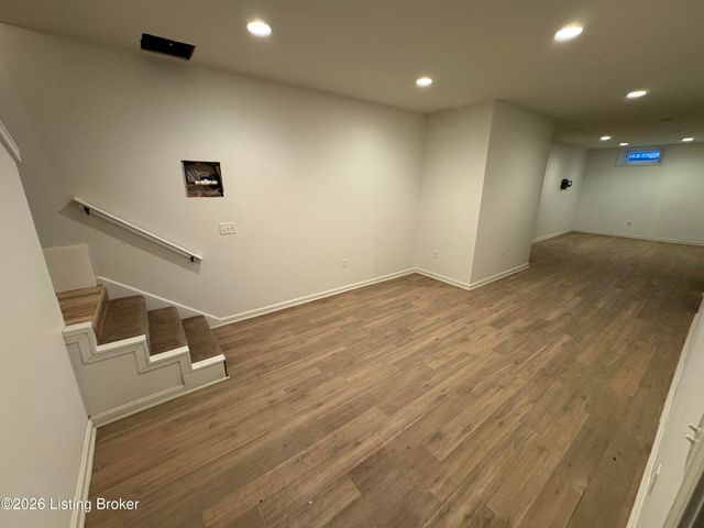 5466 R Bruce Ave, Louisville, KY 40214