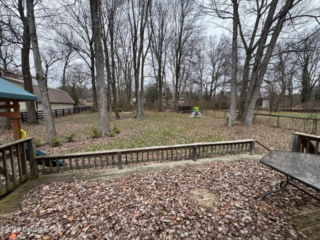 5466 R Bruce Ave, Louisville, KY 40214