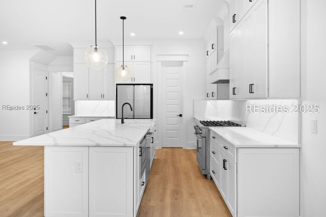 111 Willow Point Rd, Beaufort, SC 29906