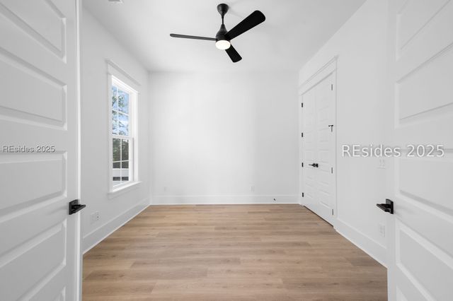 111 Willow Point Rd, Beaufort, SC 29906