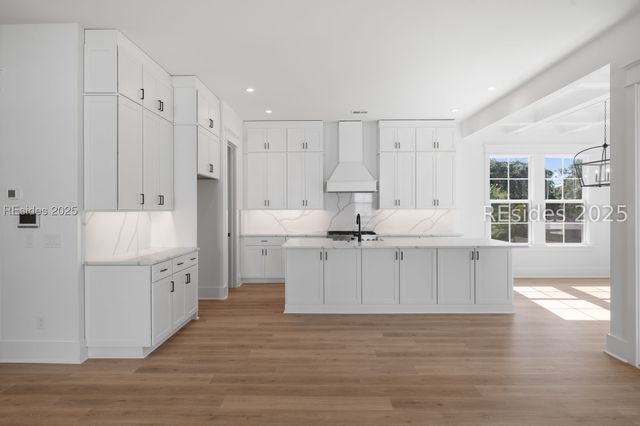 111 Willow Point Rd, Beaufort, SC 29906