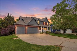 905 Paw Paw Lane, Liberty, MO 64068