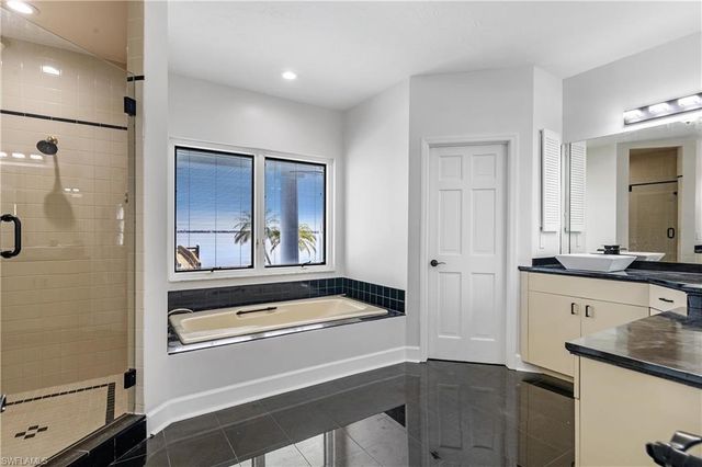 14988 Bonaire CIR, Fort Myers, FL 33908