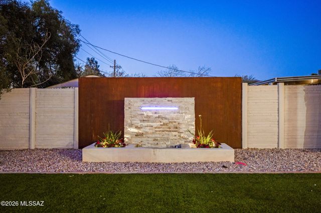 4723 N Maddux Avenue, Tucson, AZ 85704