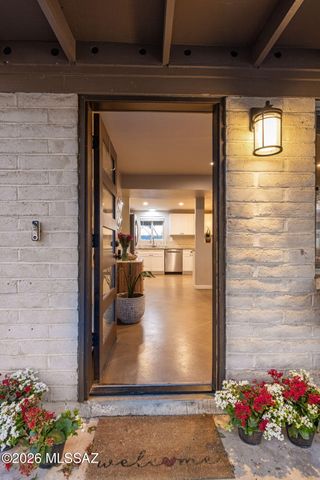 4723 N Maddux Avenue, Tucson, AZ 85704