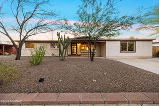 4723 N Maddux Avenue, Tucson, AZ 85704