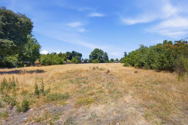 2912 Oleander Avenue, Merced, CA 95340