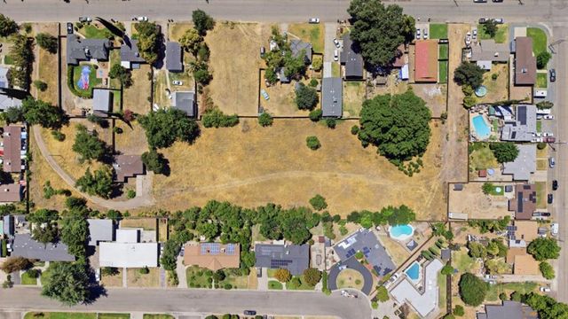 2912 Oleander Avenue, Merced, CA 95340