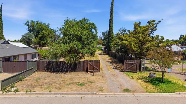 2912 Oleander Avenue, Merced, CA 95340